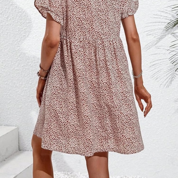 Jodifl Cream Patterned Short Sleeve Dress - Picture 3 of 10